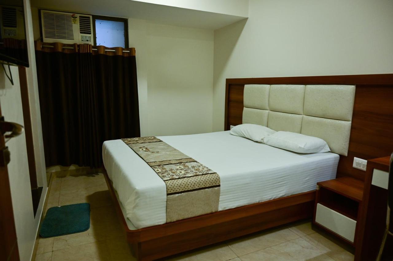 Hotel Diamora Residency Thána Kültér fotó