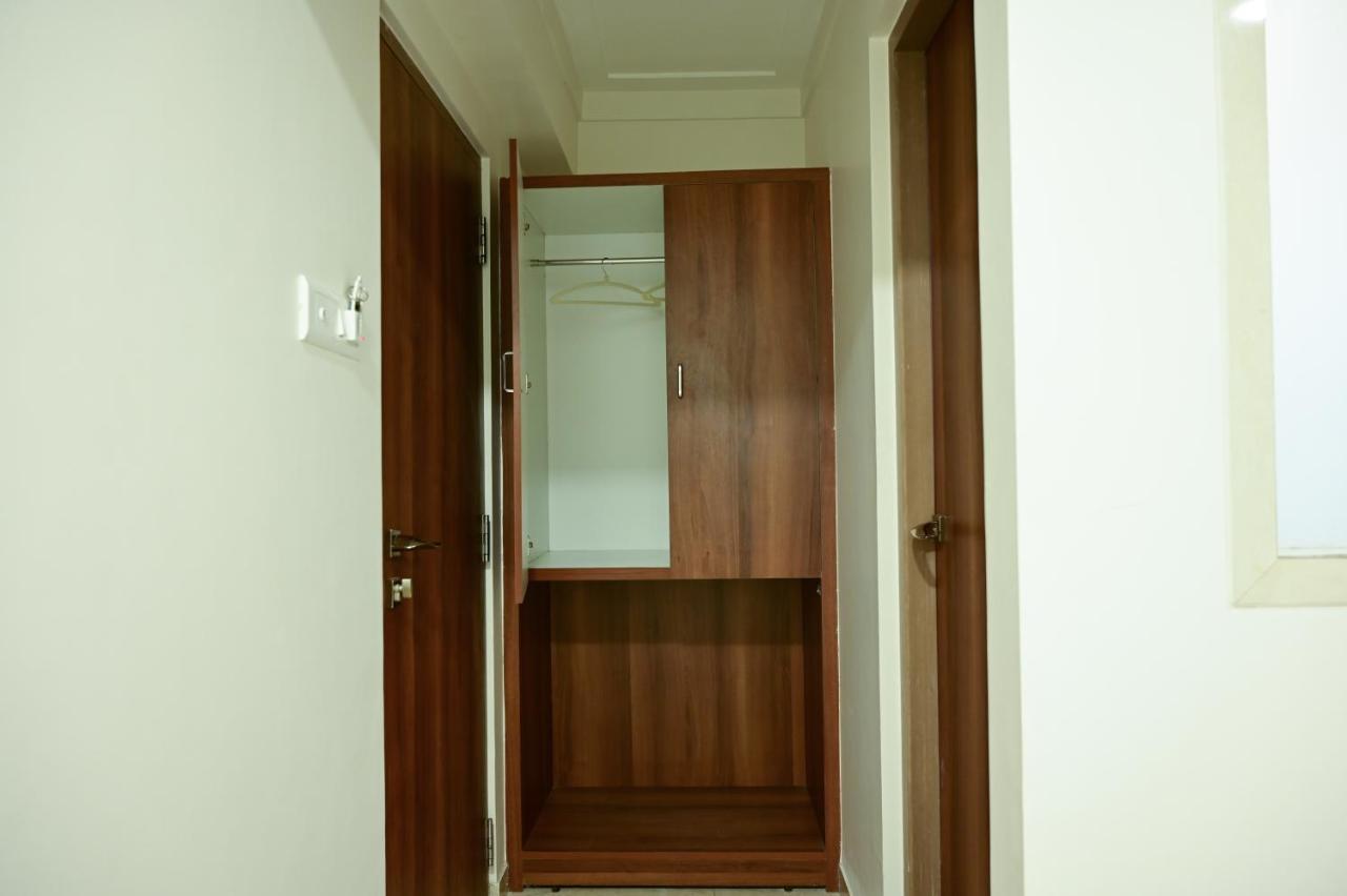Hotel Diamora Residency Thána Kültér fotó