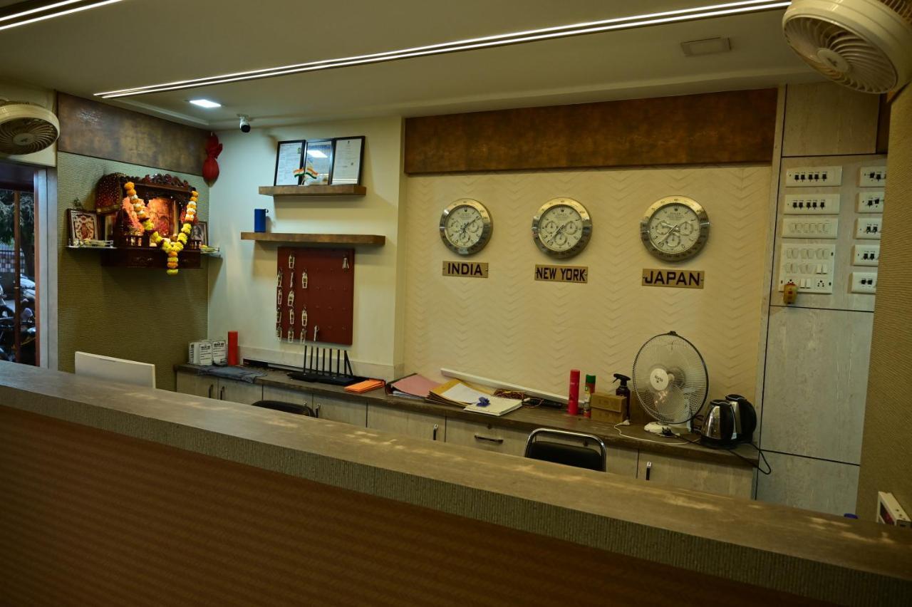 Hotel Diamora Residency Thána Kültér fotó
