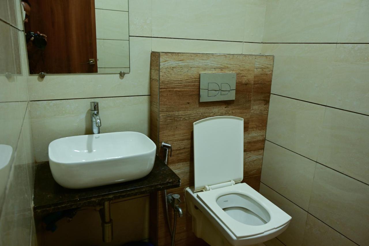 Hotel Diamora Residency Thána Kültér fotó