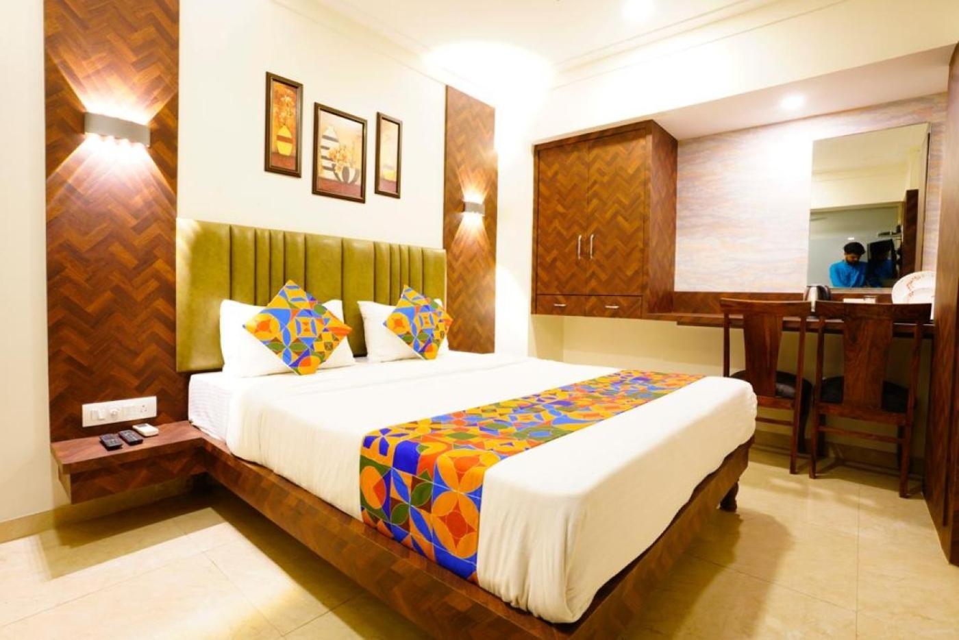 Hotel Diamora Residency Thána Kültér fotó