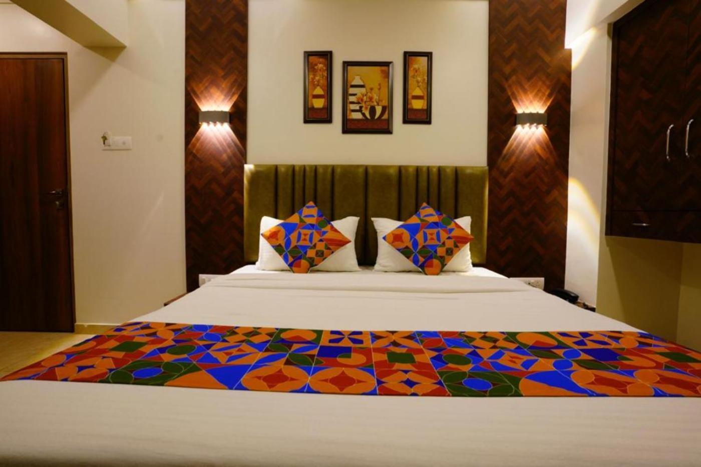 Hotel Diamora Residency Thána Kültér fotó