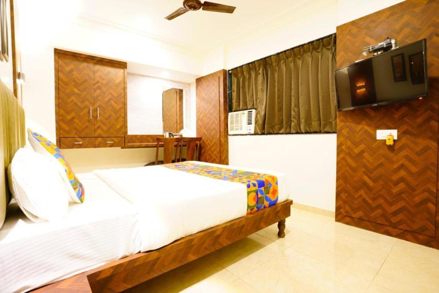Hotel Diamora Residency Thána Kültér fotó